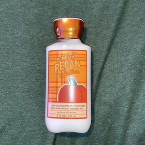 B&BW pumpkin pecan waffles body lotion